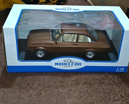 Ford escort mk11 - 1:18,