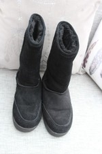 Bear Paw Suede Black Flat sheep skin lined mid calf Boots size 7 hardly worn