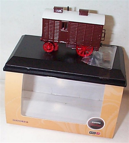 Living wagon brown scale - wagon, 1-76