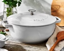 STAUB 24cm ROUND CAST IRON
