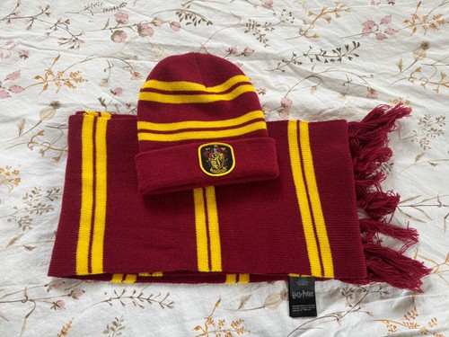 Harry potter gryffindor scarf - harry,