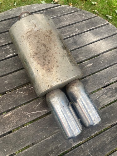 Twin tip exhaust back - , box
