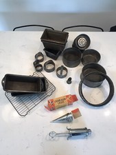 VINTAGE BAKING TINS MOULDS