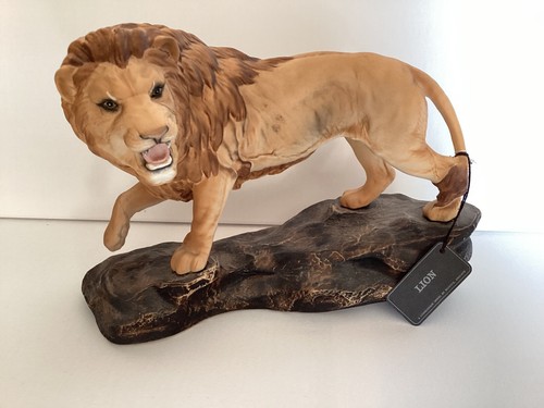 Beswick lion rock 2554a - lion,