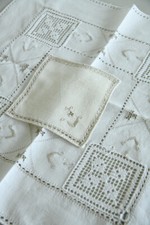 Vintage Table Centre & 5 Square Table Mats