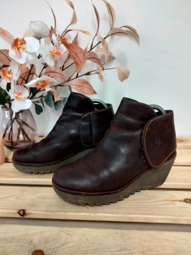 Women fly london - fly, brown