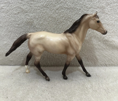 Breyer classic bucksin - breyer,