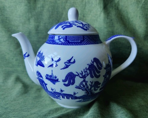 Vintage old willow teapot - willow, fine