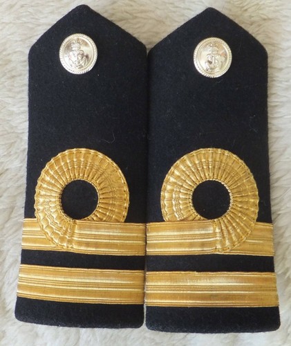Lieutenants shoulder boards - lieutenants,