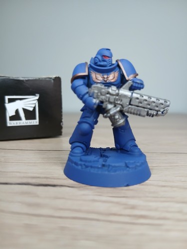 Warhammer space marins figure - warhammer,