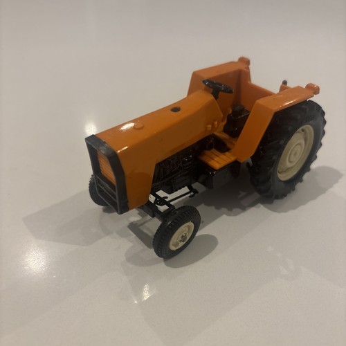 Britains 9422 orange massey - 9422,