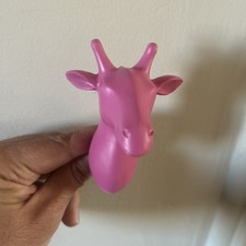 Giraffe Wall Hook pink futon