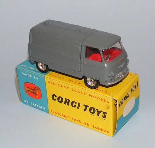 Corgi toys 462 commer van - corgi,