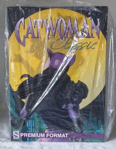 Catwoman classic statue - catwoman,