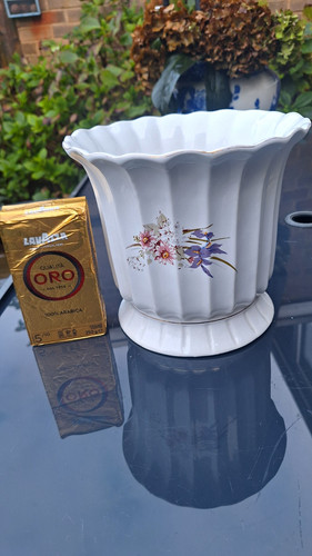 Vintage ceramic fluted planter - fluted,