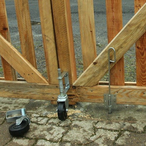 Heavy duty spring loaded metal - spring,