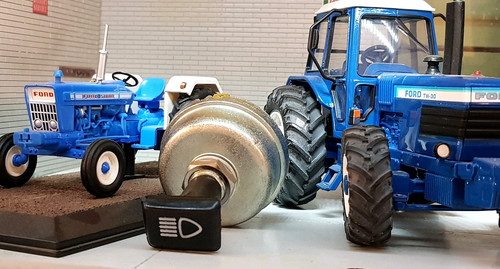 Ford tractor 1965 headlight - tractor, 1965>