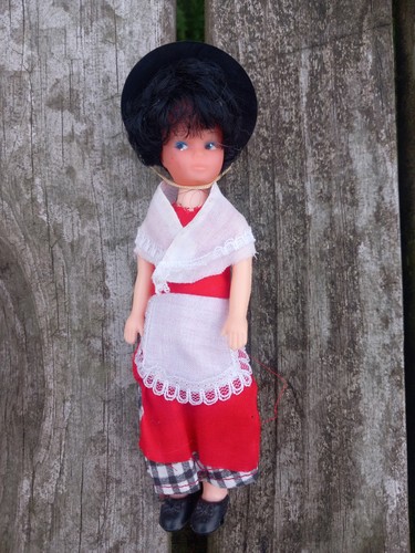 Vintage 1970 welsh - welsh, doll