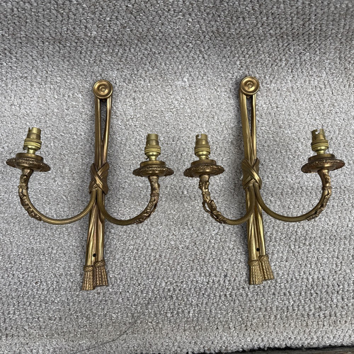 Vintage twin wall - twin, lights