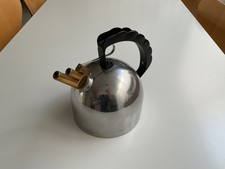 Alessi 9091 stovetop 2 tone whistling kettle, Design Richard Sapper