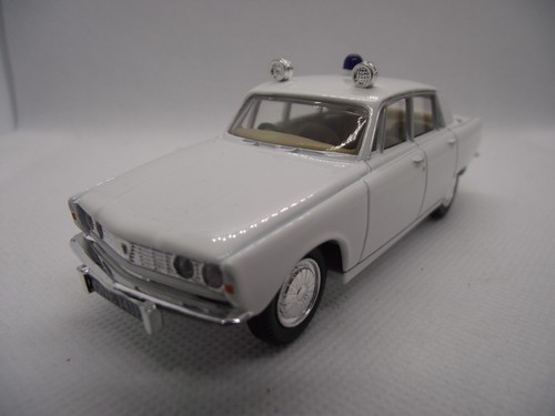 Vanguards rover 2000 - 1/43,