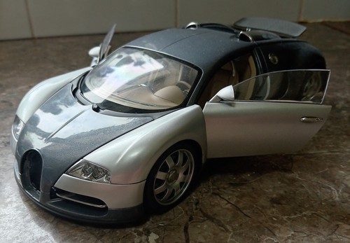 Autoart scale bugatti - 1/18,
