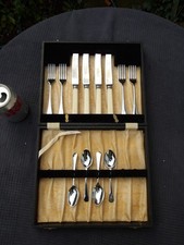 Boxed Set of 12 Pieces of Fry