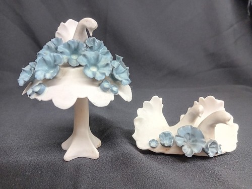 Chessell pottery doves with - 'doves,