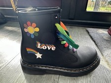 Dr. Martens Kids