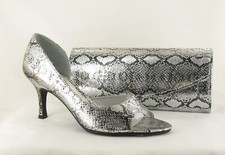 Womens Peep toe court shoe