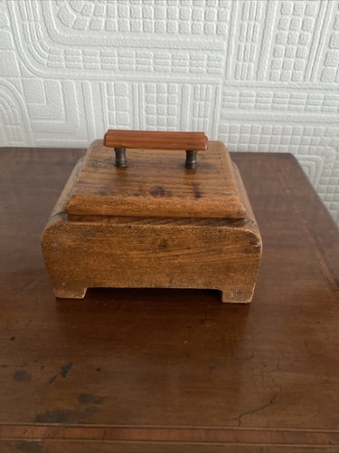 Lovely art deco box - art, with