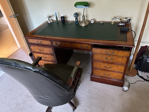 Antique style burr - walnut, twin
