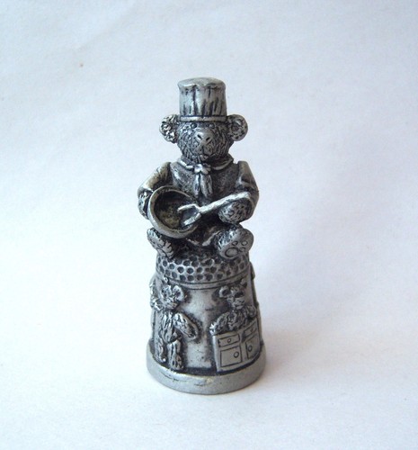 Vintage character bear - , english