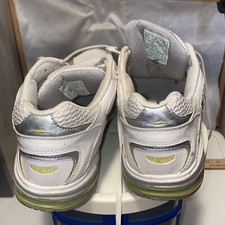 Y2K HTF Avia Women's Size 11  Lightweight Arch Support Athletic Shoe Avi-motion