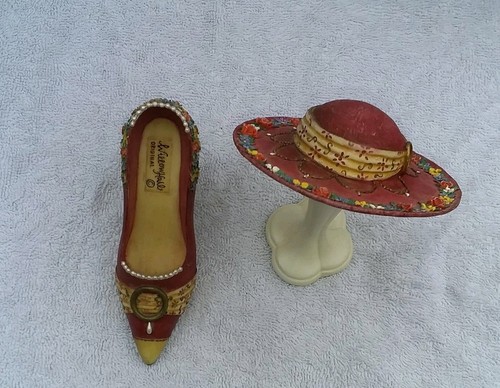 Collectible willow hall - hall,