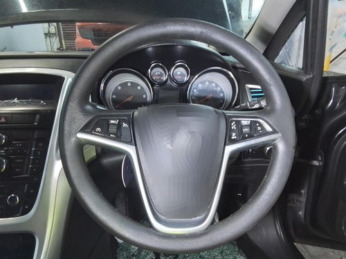 Steering wheel vauxhall - vauxhall, astra