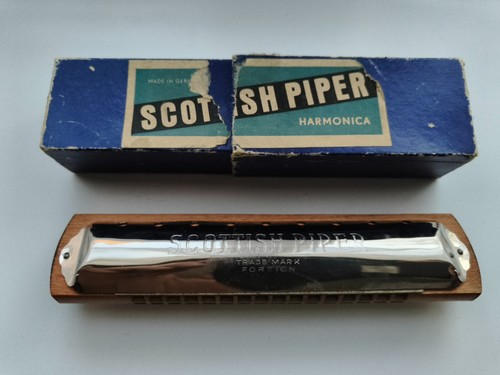 Vintage tremolo harmonica