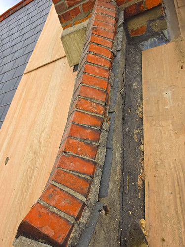 Reclaimed caping bricks - reclaimed,