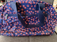 Kipling defea in bright buds 