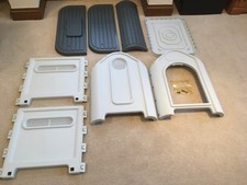 HugglePets Plastic Dog Kennel Weatherproof Pet House In & Outdoor Animal Shelter