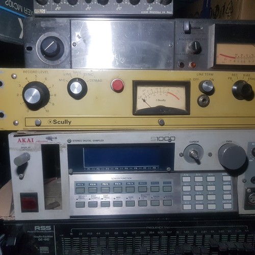 Akai 1000 sampler - akai,