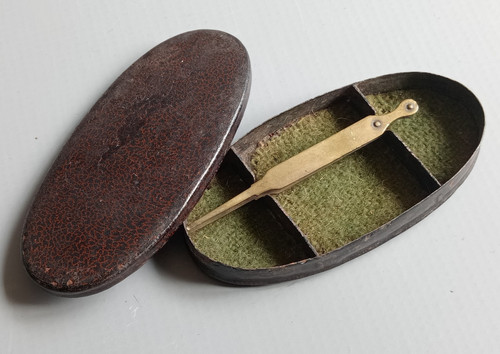 Antique pocket case - case, travelling