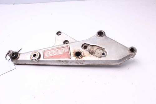 Footrest retaining plate right