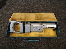 Fuji FRS-45 Industrial Heavy Duty Reciprocating Air Saw Kit. Similar To Cengar