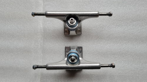 Skateboard trucks - skateboard,