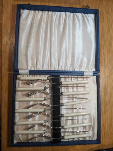 Set silver plate fish - of,