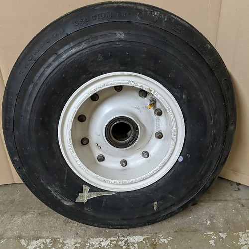 Bae 146 nose wheel - bae, aviation