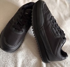 Ellesse Black Trainers -  Size