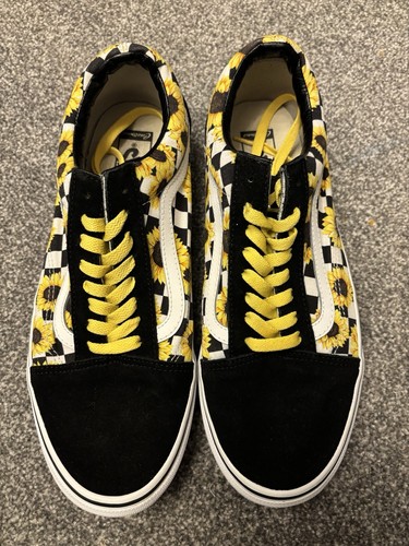 Black yellow and white - black,