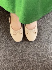 CREAM WIDE FIT  WOVEN